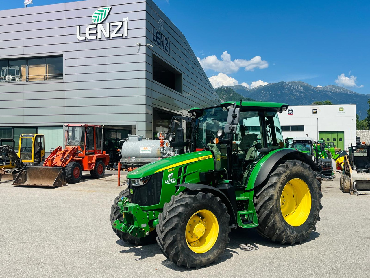 JOHN DEERE 5115R - Трактор: слика 1 JOHN DEERE 5115R - Трактор: слика 1