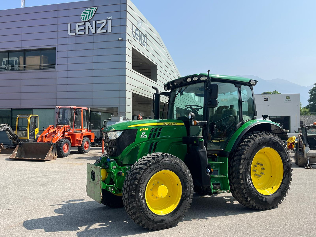 JOHN DEERE 6130R - Трактор: слика 1 JOHN DEERE 6130R - Трактор: слика 1