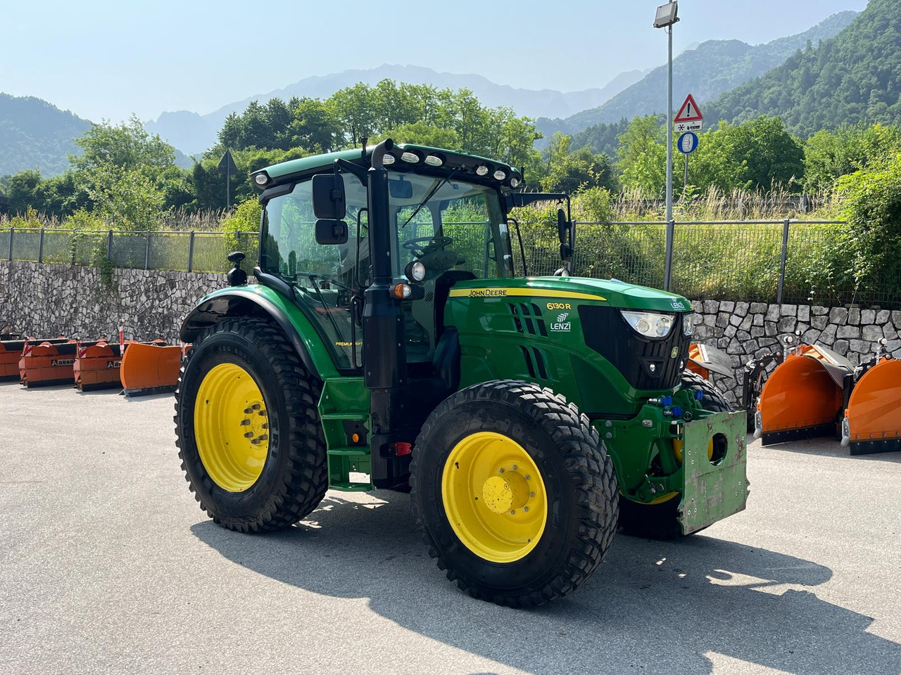 JOHN DEERE 6130R - Трактор: слика 4 JOHN DEERE 6130R - Трактор: слика 4