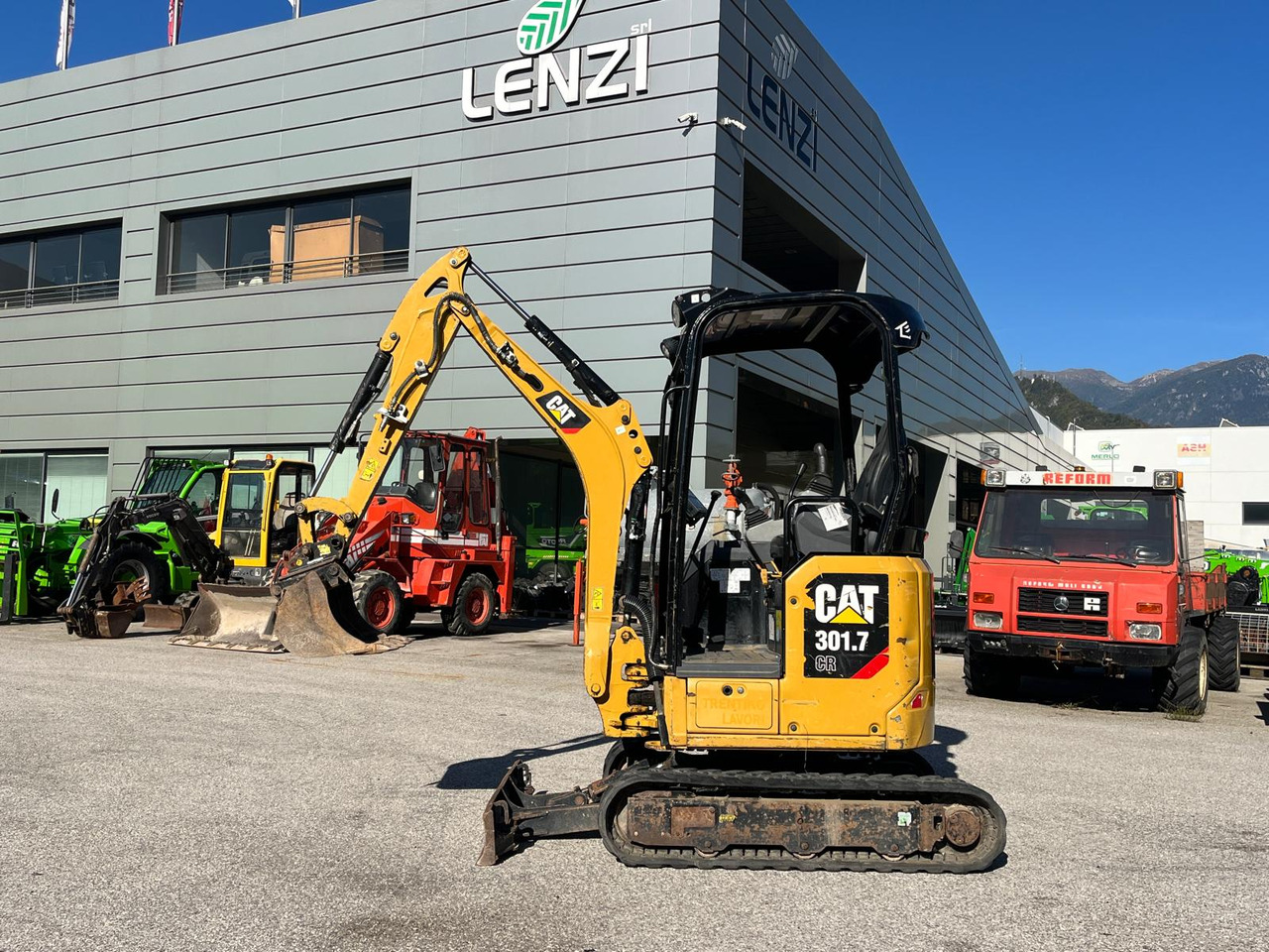 MINIESCAVATORE CAT 301.7 CR - Мини багер: слика 1 MINIESCAVATORE CAT 301.7 CR - Мини багер: слика 1