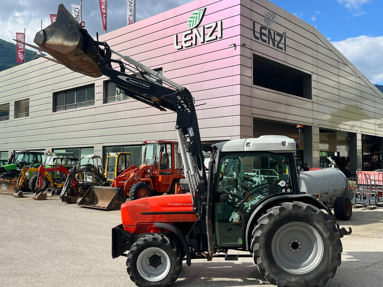 SAME FRUTTETO S 100 – CARICATORE - Трактор: слика 2 SAME FRUTTETO S 100 – CARICATORE - Трактор: слика 2