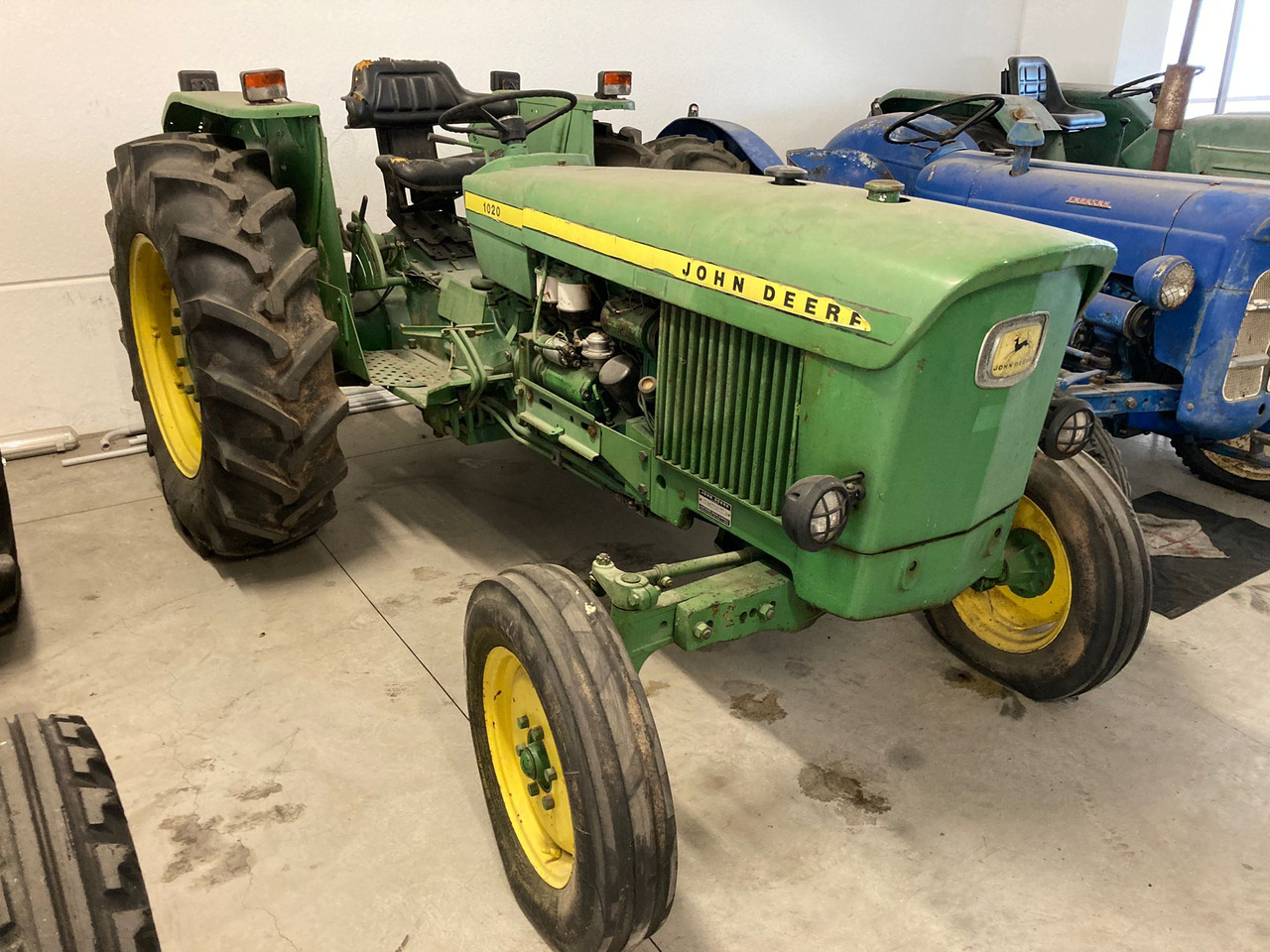 TRATTORE JOHN DEERE 1020 - Трактор: слика 1 TRATTORE JOHN DEERE 1020 - Трактор: слика 1