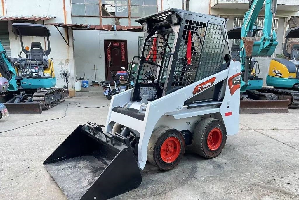 Bobcat S 70 - Компактен натоварувач: слика 1 Bobcat S 70 - Компактен натоварувач: слика 1