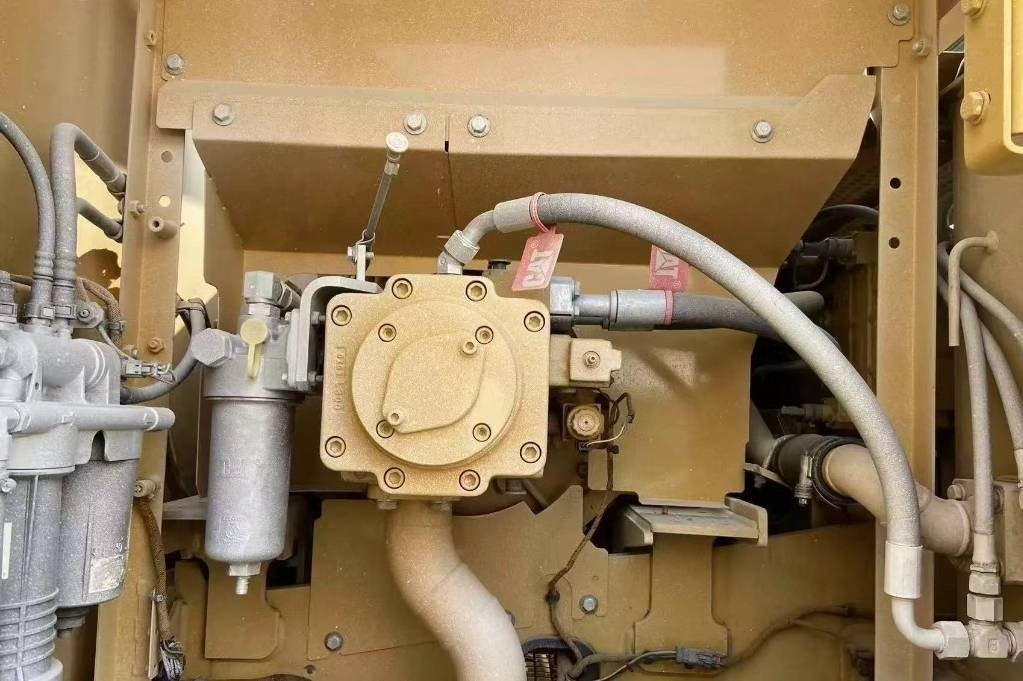 CAT 323 - Багер гасеничар: слика 3 CAT 323 - Багер гасеничар: слика 3