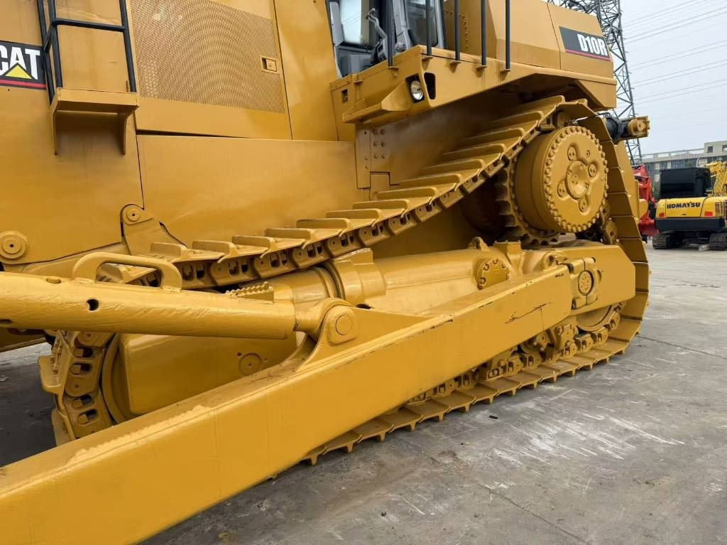 CAT D 10 R - Булдожер: слика 2 CAT D 10 R - Булдожер: слика 2