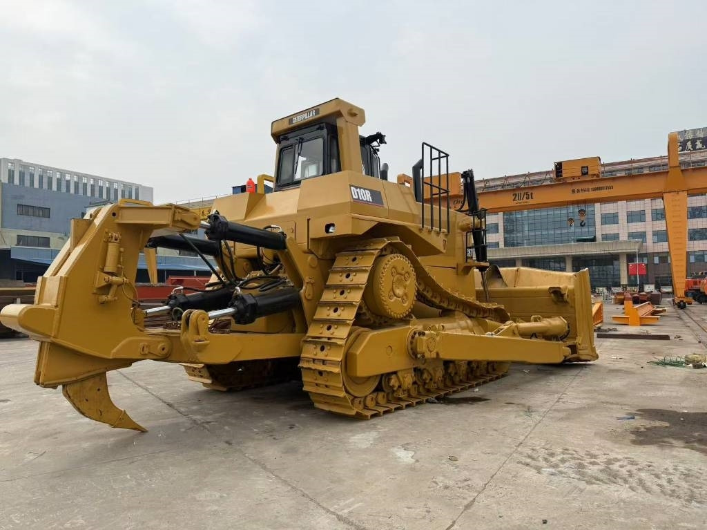 CAT D 10 R - Булдожер: слика 1 CAT D 10 R - Булдожер: слика 1