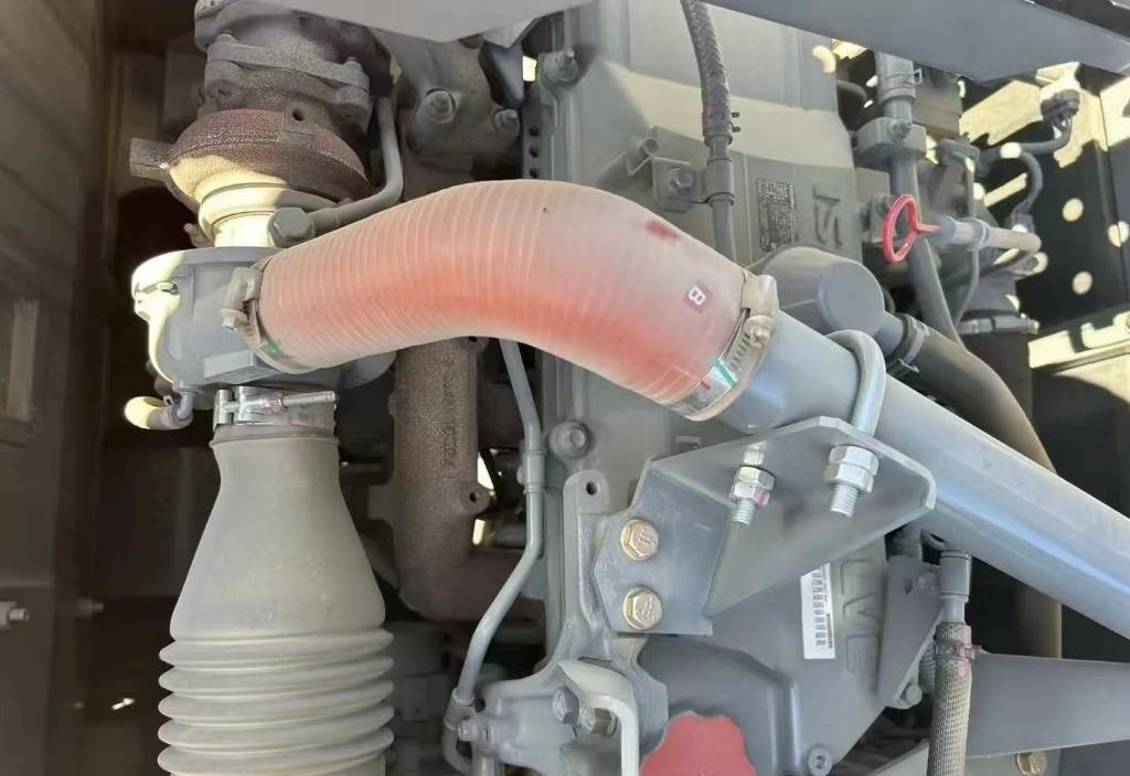 Hitachi 250 - Багер гасеничар: слика 2 Hitachi 250 - Багер гасеничар: слика 2