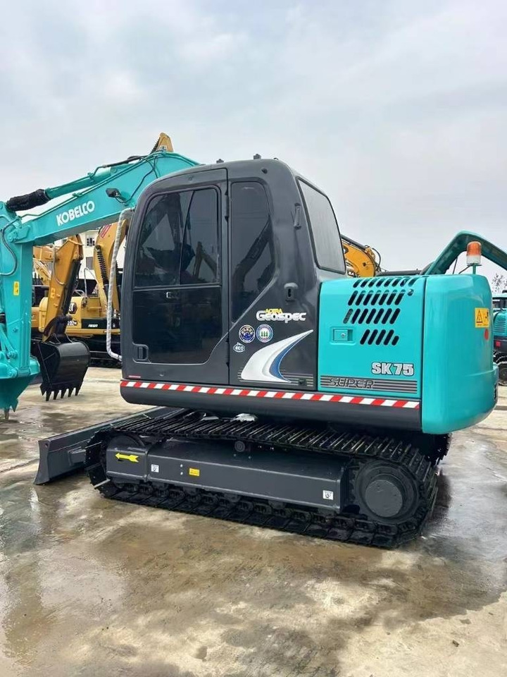 Kobelco SK 75 - Багер гасеничар: слика 1 Kobelco SK 75 - Багер гасеничар: слика 1