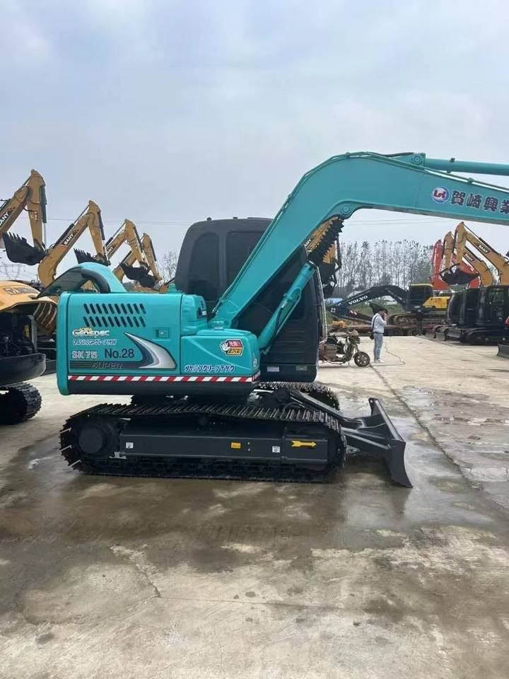 Kobelco SK 75 - Багер гасеничар: слика 1 Kobelco SK 75 - Багер гасеничар: слика 1