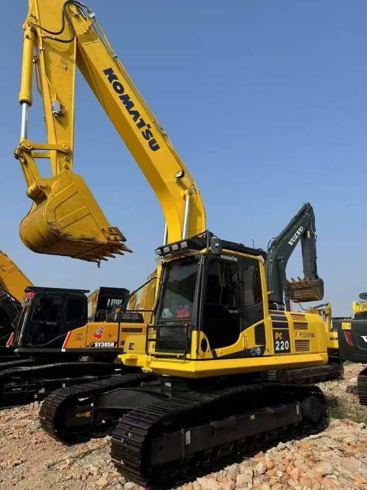 Komatsu 220-8 - Багер гасеничар: слика 1 Komatsu 220-8 - Багер гасеничар: слика 1