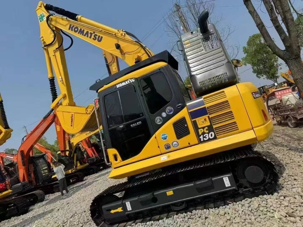 Komatsu PC 130 - Багер гасеничар: слика 1 Komatsu PC 130 - Багер гасеничар: слика 1