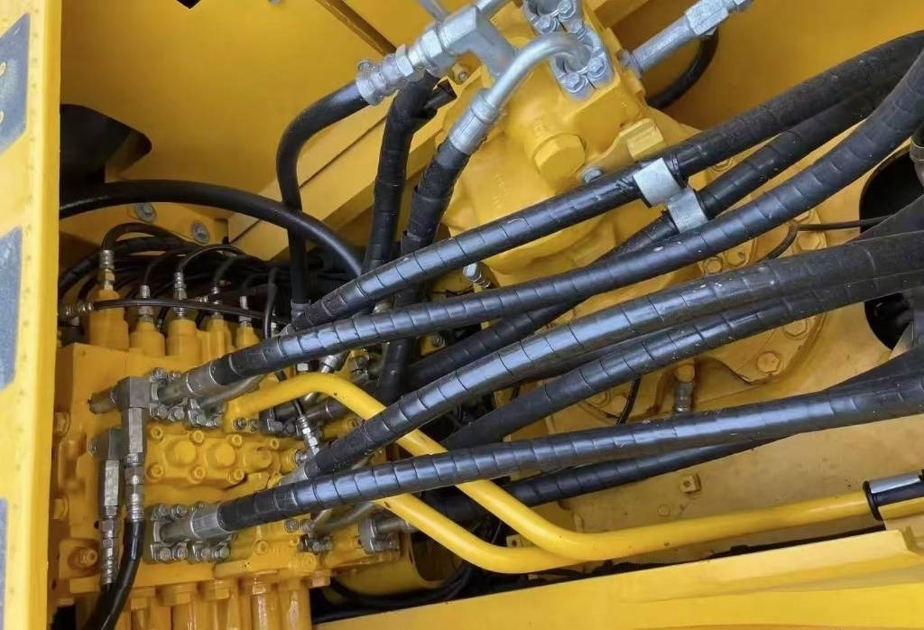 Komatsu PC 240 - Багер гасеничар: слика 4 Komatsu PC 240 - Багер гасеничар: слика 4