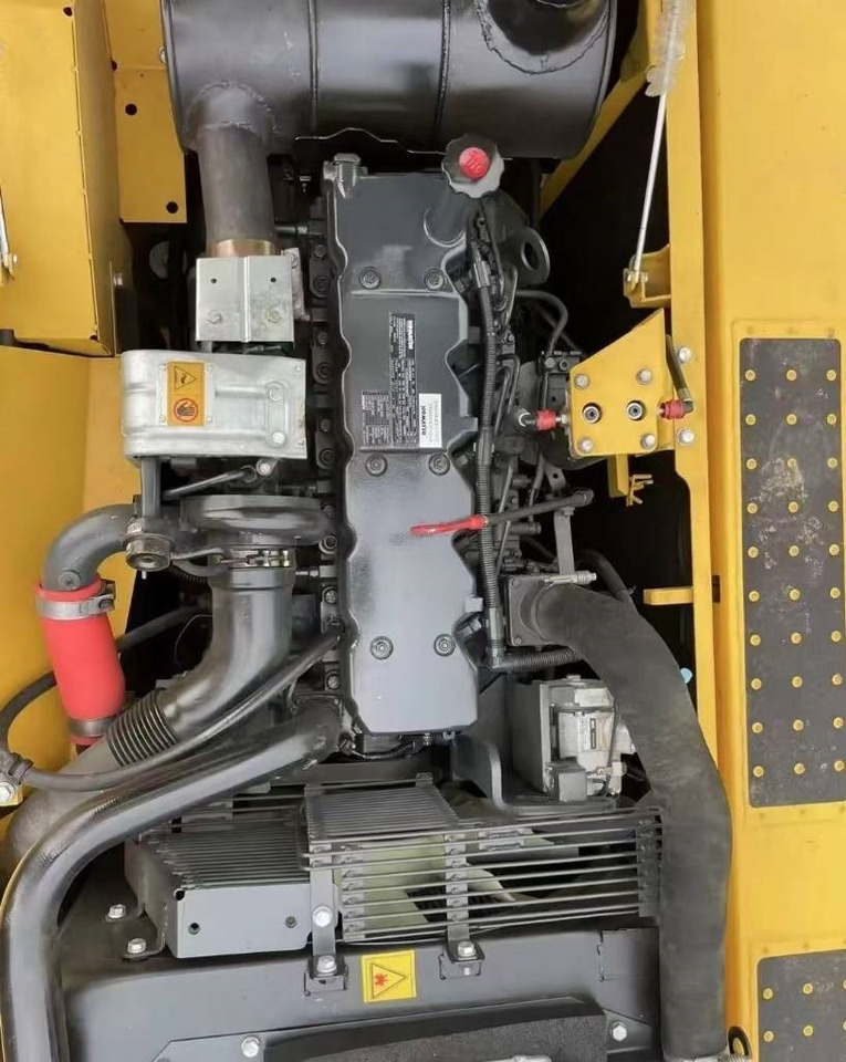 Komatsu PC 240 - Багер гасеничар: слика 2 Komatsu PC 240 - Багер гасеничар: слика 2