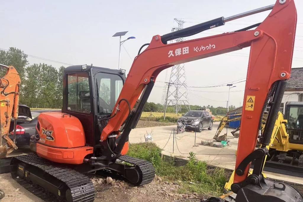 Kubota 161 - Мини багер: слика 1 Kubota 161 - Мини багер: слика 1