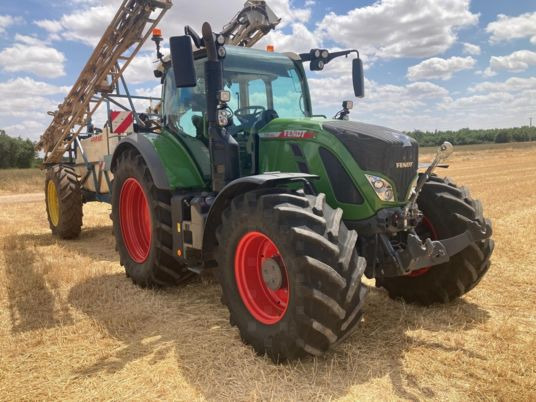 Fendt 718 PROFI PLUS - Трактор: слика 1 Fendt 718 PROFI PLUS - Трактор: слика 1