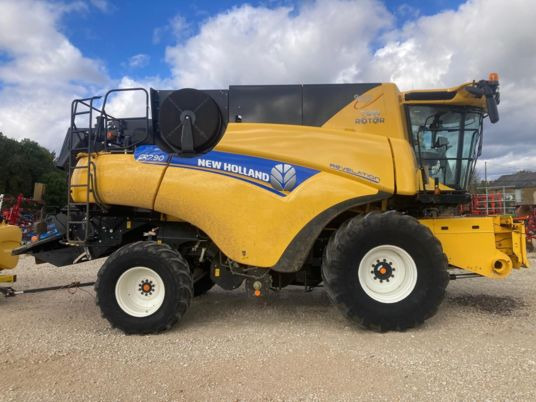 New Holland CR 7.90 - Комбајн: слика 1 New Holland CR 7.90 - Комбајн: слика 1