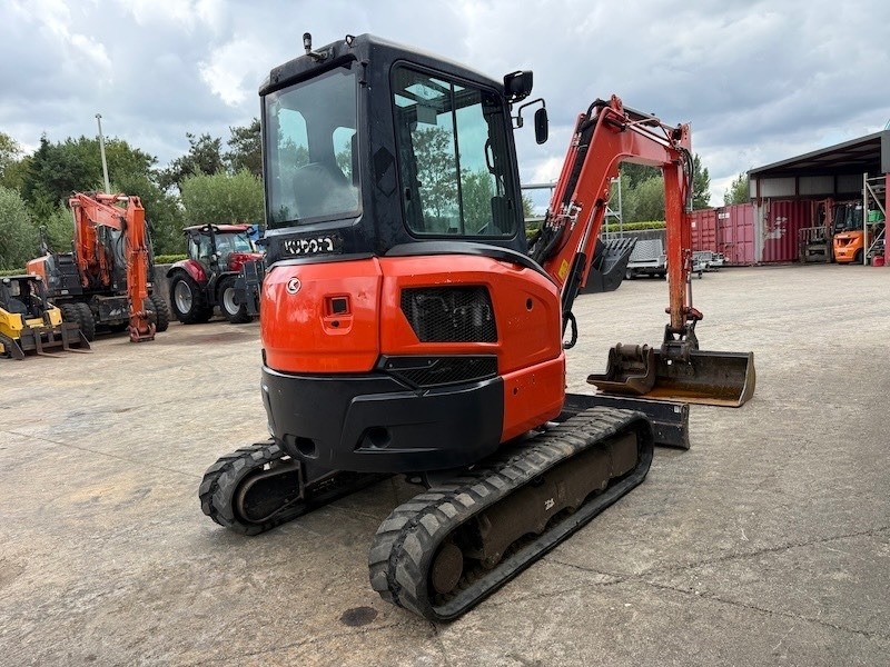Kubota U 36-4 - Мини багер: слика 4 Kubota U 36-4 - Мини багер: слика 4