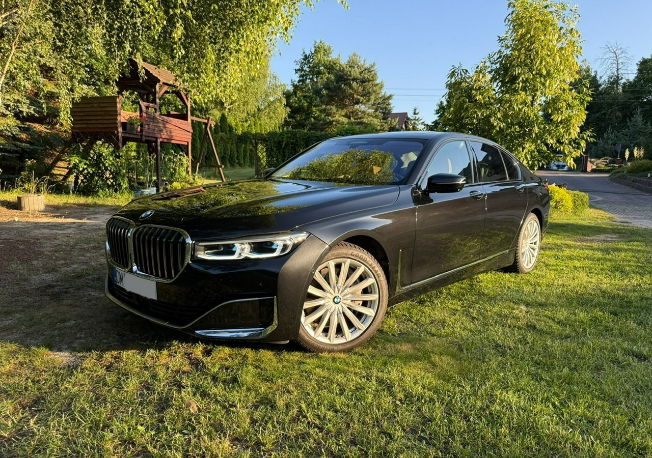 BMW SERIA 7 II (G11/G12) BMW SERIA 7 740d Xdrive 340KM Luxury+Exclusive Masaże Adaptiv Oś Lasery 2022 FV2 - Седан: слика 1 BMW SERIA 7 II (G11/G12) BMW SERIA 7 740d Xdrive 340KM Luxury+Exclusive Masaże Adaptiv Oś Lasery 2022 FV2 - Седан: слика 1