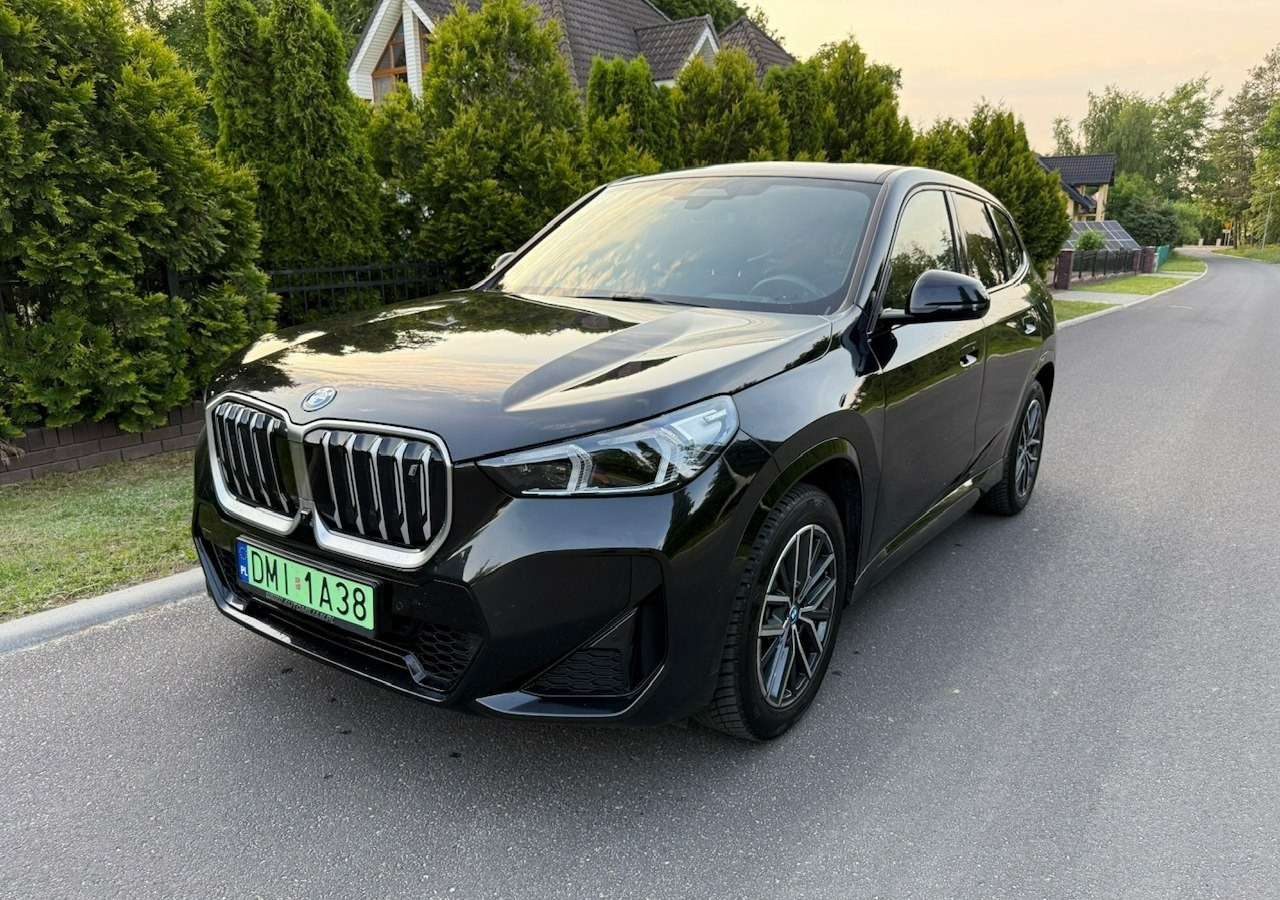 BMW X1 iX1 iX1 xDrive30 313KM M-Sport H/K Panorama AdaptiveLed Masaże Kam360 - SUV: слика 1 BMW X1 iX1 iX1 xDrive30 313KM M-Sport H/K Panorama AdaptiveLed Masaże Kam360 - SUV: слика 1