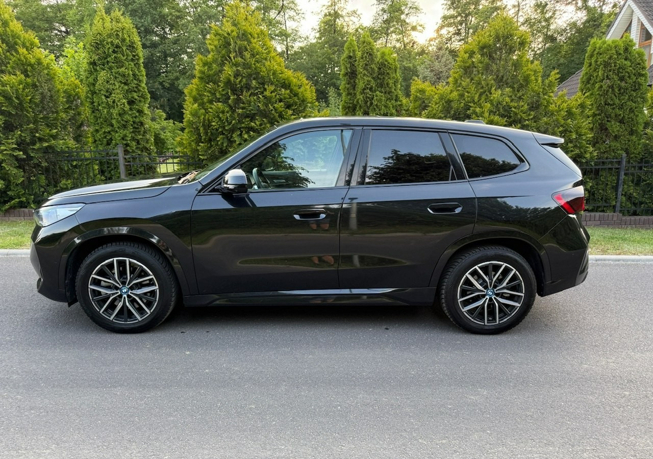 BMW X1 iX1 iX1 xDrive30 313KM M-Sport H/K Panorama AdaptiveLed Masaże Kam360 - SUV: слика 2 BMW X1 iX1 iX1 xDrive30 313KM M-Sport H/K Panorama AdaptiveLed Masaże Kam360 - SUV: слика 2