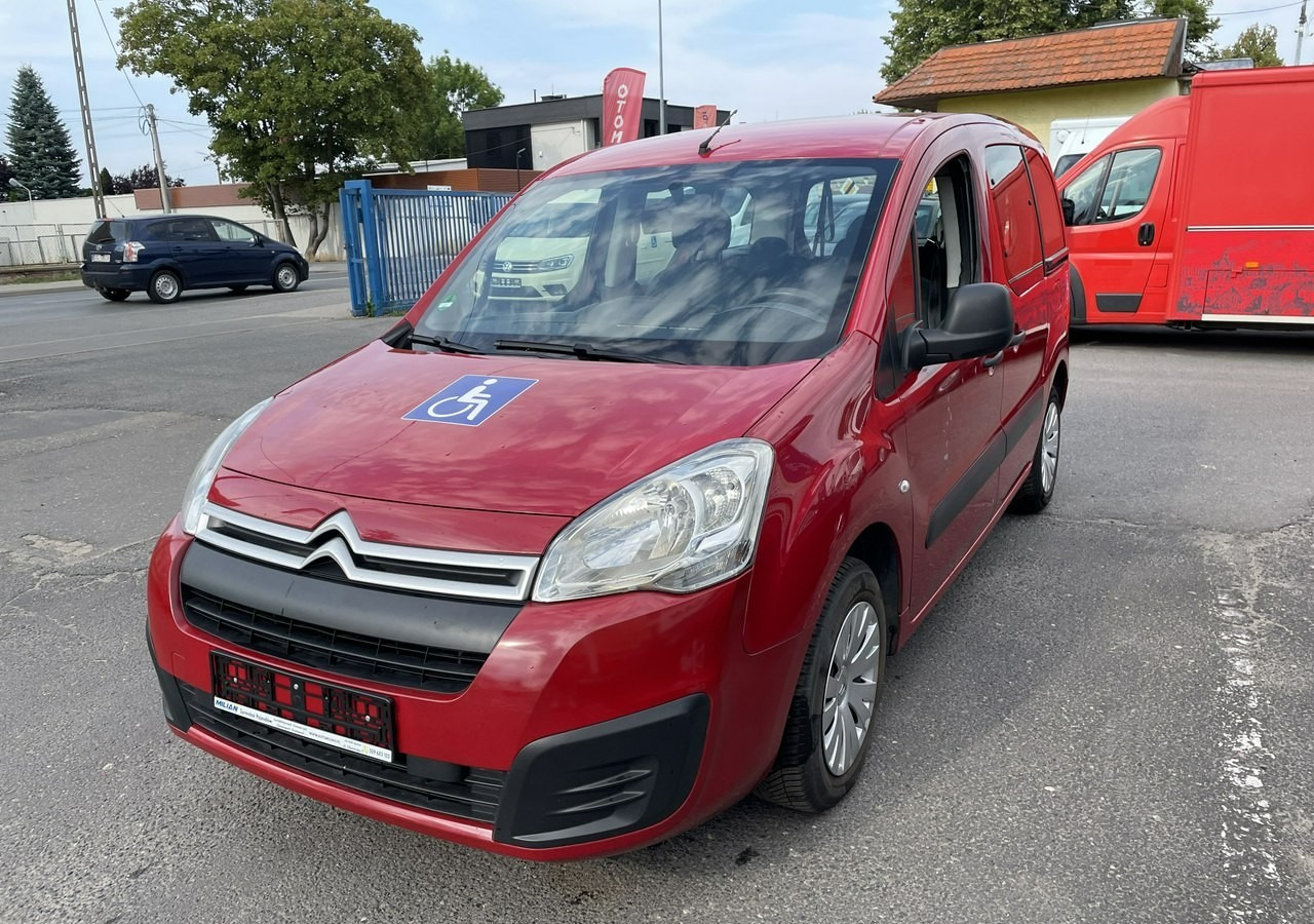 Citroen Berlingo II Berlingo 1.6 do przewozu Niepełnosprawnych inwalida rampa 2018 - Автомобил: слика 5 Citroen Berlingo II Berlingo 1.6 do przewozu Niepełnosprawnych inwalida rampa 2018 - Автомобил: слика 5