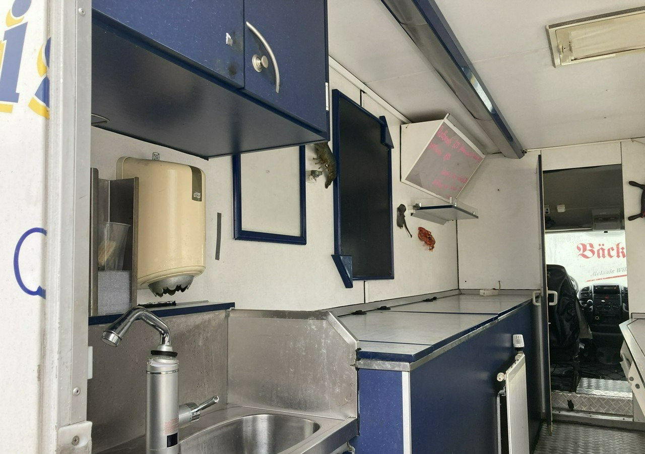 Fiat Ducato Autosklep mięso-ryba Gastronomiczny Food Truck Foodtruck sklep 2004 - Камион за продажба на добра, Комбе: слика 4 Fiat Ducato Autosklep mięso-ryba Gastronomiczny Food Truck Foodtruck sklep 2004 - Камион за продажба на добра, Комбе: слика 4
