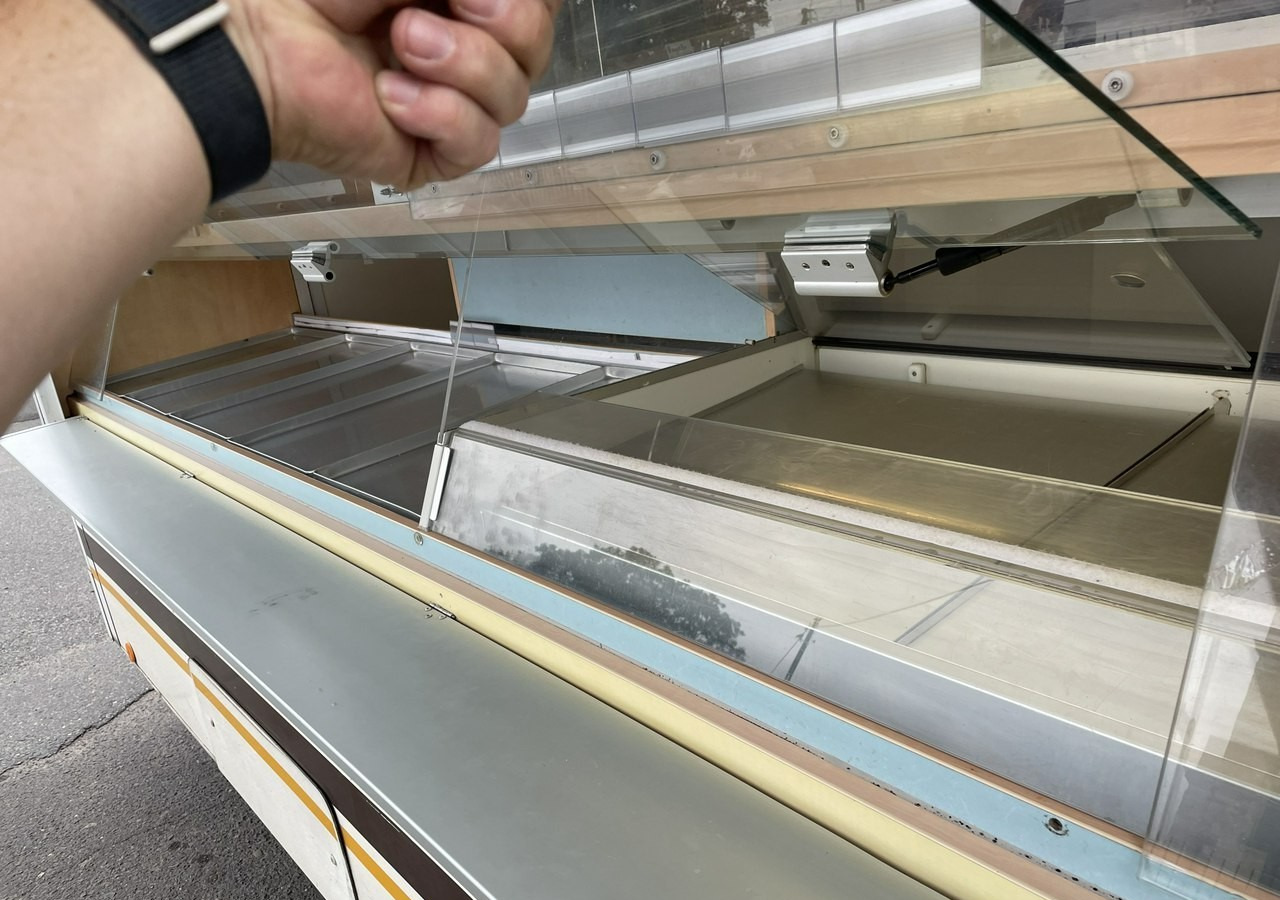Fiat Ducato Autosklep pieczywa Sklep Gastronomiczny Food Truck Foodtruck bar 200 - Камион за продажба на добра: слика 4 Fiat Ducato Autosklep pieczywa Sklep Gastronomiczny Food Truck Foodtruck bar 200 - Камион за продажба на добра: слика 4