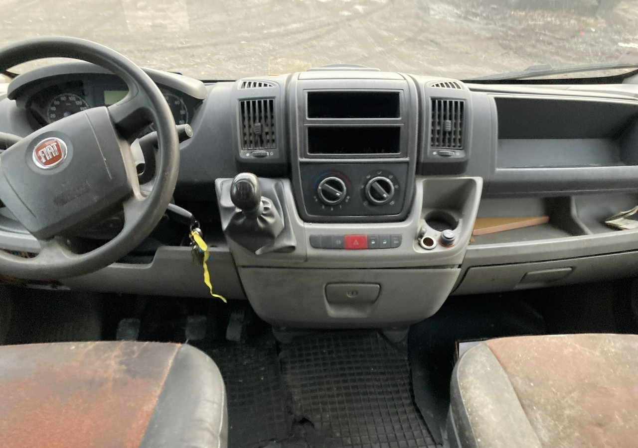 Fiat Ducato Autosklep pieczywa sklep Bar Gastronomiczny Food Truck Foodtruck 200 - Камион за продажба на добра: слика 4 Fiat Ducato Autosklep pieczywa sklep Bar Gastronomiczny Food Truck Foodtruck 200 - Камион за продажба на добра: слика 4