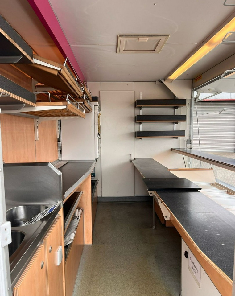 Fiat Ducato Ducato Autosklep Gastronomiczny Food Truck Foodtruck sklep Borco 200 - Камион за продажба на добра: слика 4 Fiat Ducato Ducato Autosklep Gastronomiczny Food Truck Foodtruck sklep Borco 200 - Камион за продажба на добра: слика 4
