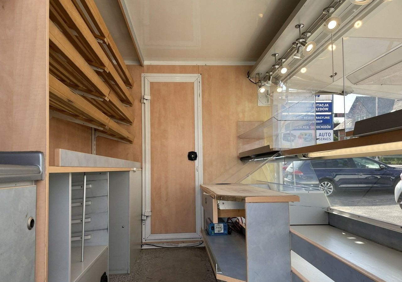 Fiat Ducato Ducato Autosklep pieczy Sklep Gastronomiczny Food Truck Foodtruck 20 - Камион за продажба на добра: слика 2 Fiat Ducato Ducato Autosklep pieczy Sklep Gastronomiczny Food Truck Foodtruck 20 - Камион за продажба на добра: слика 2