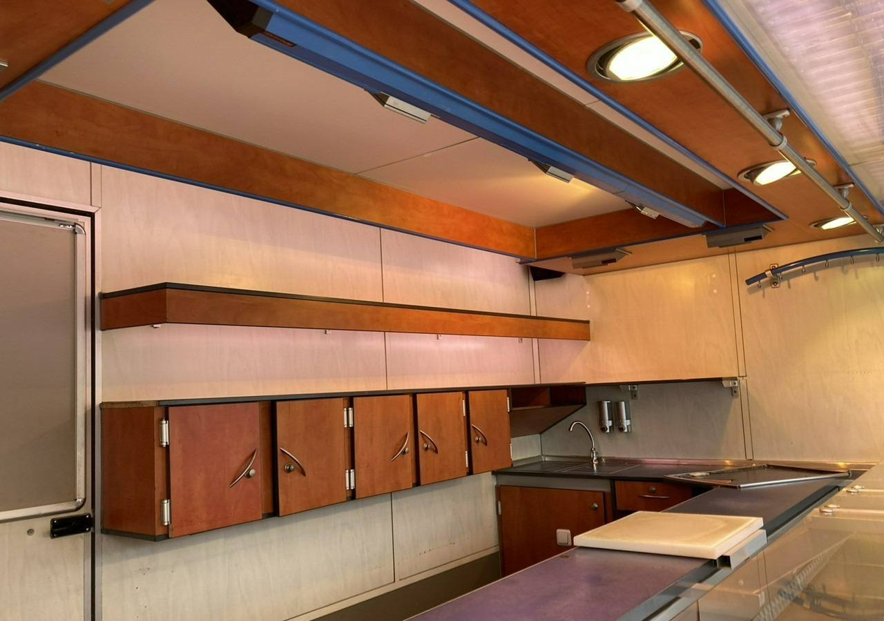 Inna Inny Autosklep wędlin Gastronomiczna food truck foodtruck sklep bar 2000 - Приколка за продажба на добра: слика 3 Inna Inny Autosklep wędlin Gastronomiczna food truck foodtruck sklep bar 2000 - Приколка за продажба на добра: слика 3