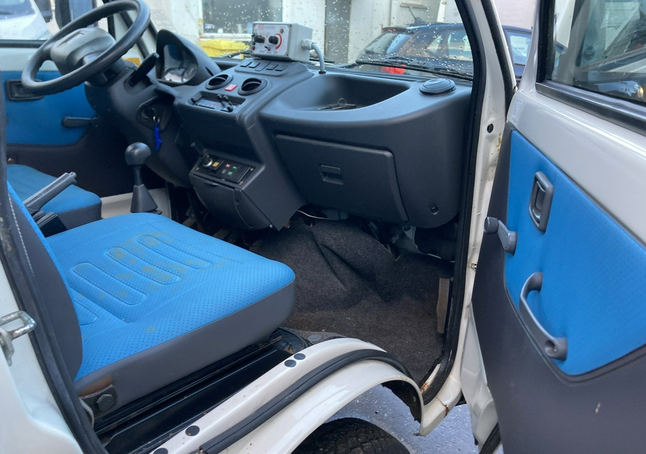 Комбе со отворен сандак Inna Inny PFAU Piaggio Porter 4X4 Skrzynia odśnieżarka Pług 5655km 2012: слика 10