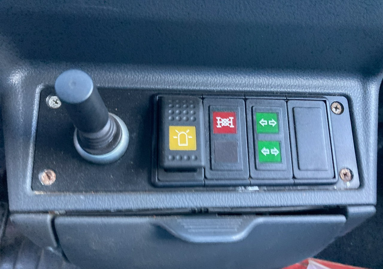 Комбе со отворен сандак Inna Inny PFAU Piaggio Porter 4X4 Skrzynia odśnieżarka Pług 5655km 2012: слика 7