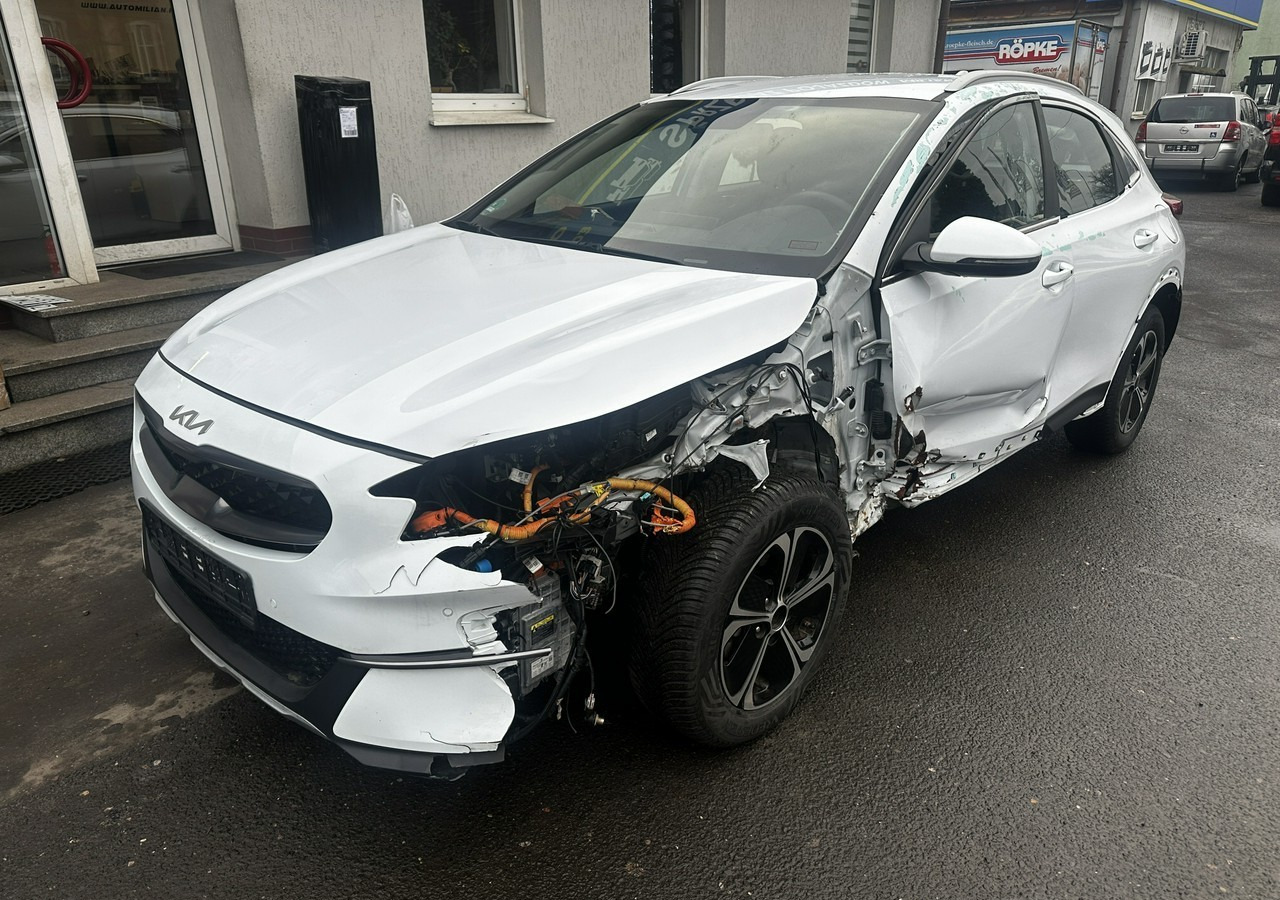 Kia Xceed 1.6 GDI Hybryda Plug-in 50 km na prądzie 2022 - Автомобил: слика 4 Kia Xceed 1.6 GDI Hybryda Plug-in 50 km na prądzie 2022 - Автомобил: слика 4