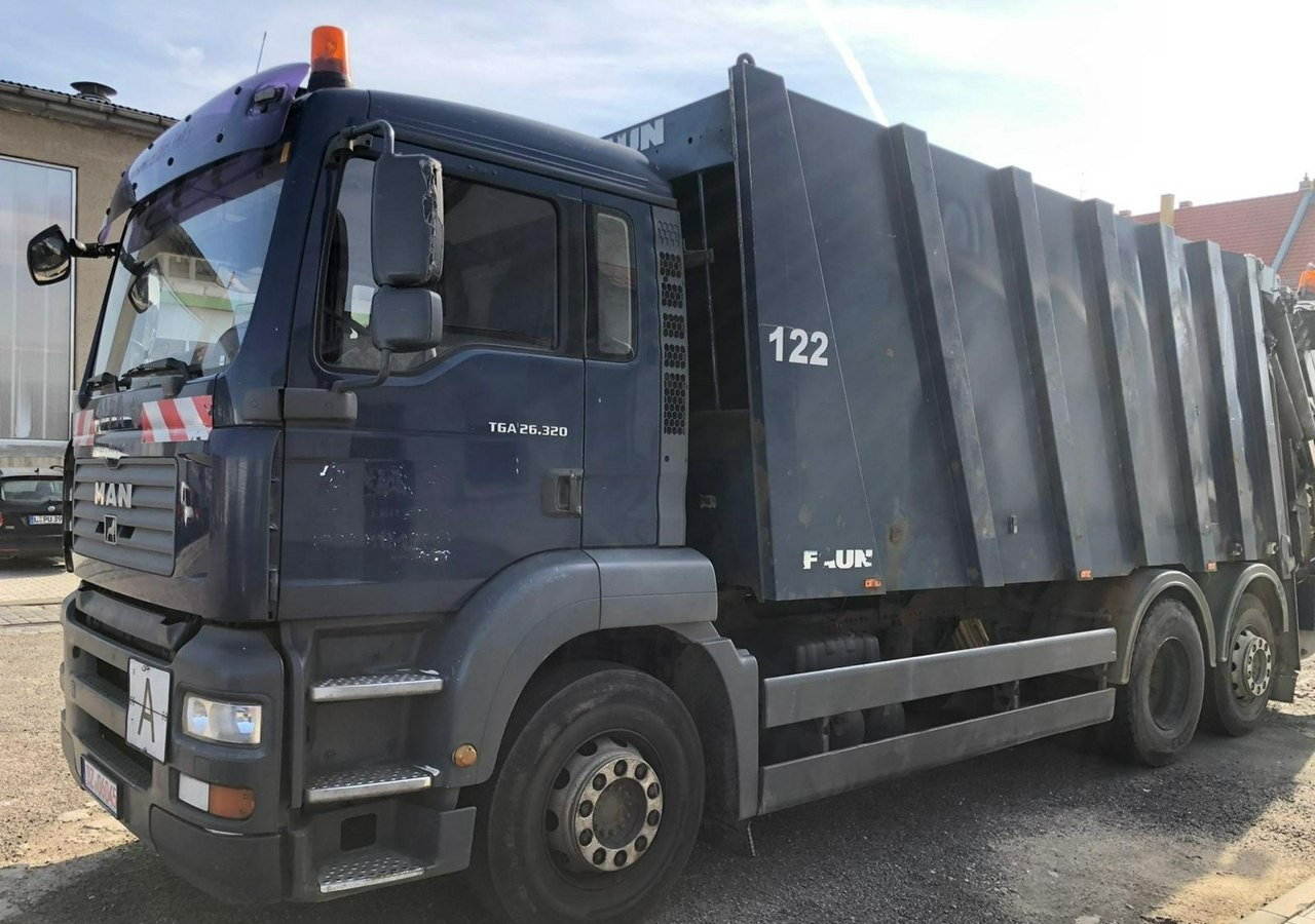 MAN TGA 26.320 Śmieciarka TGA 26.320 Śmieciarka Powerpress 525 FAUN 2008 - Камион за ѓубре: слика 2 MAN TGA 26.320 Śmieciarka TGA 26.320 Śmieciarka Powerpress 525 FAUN 2008 - Камион за ѓубре: слика 2
