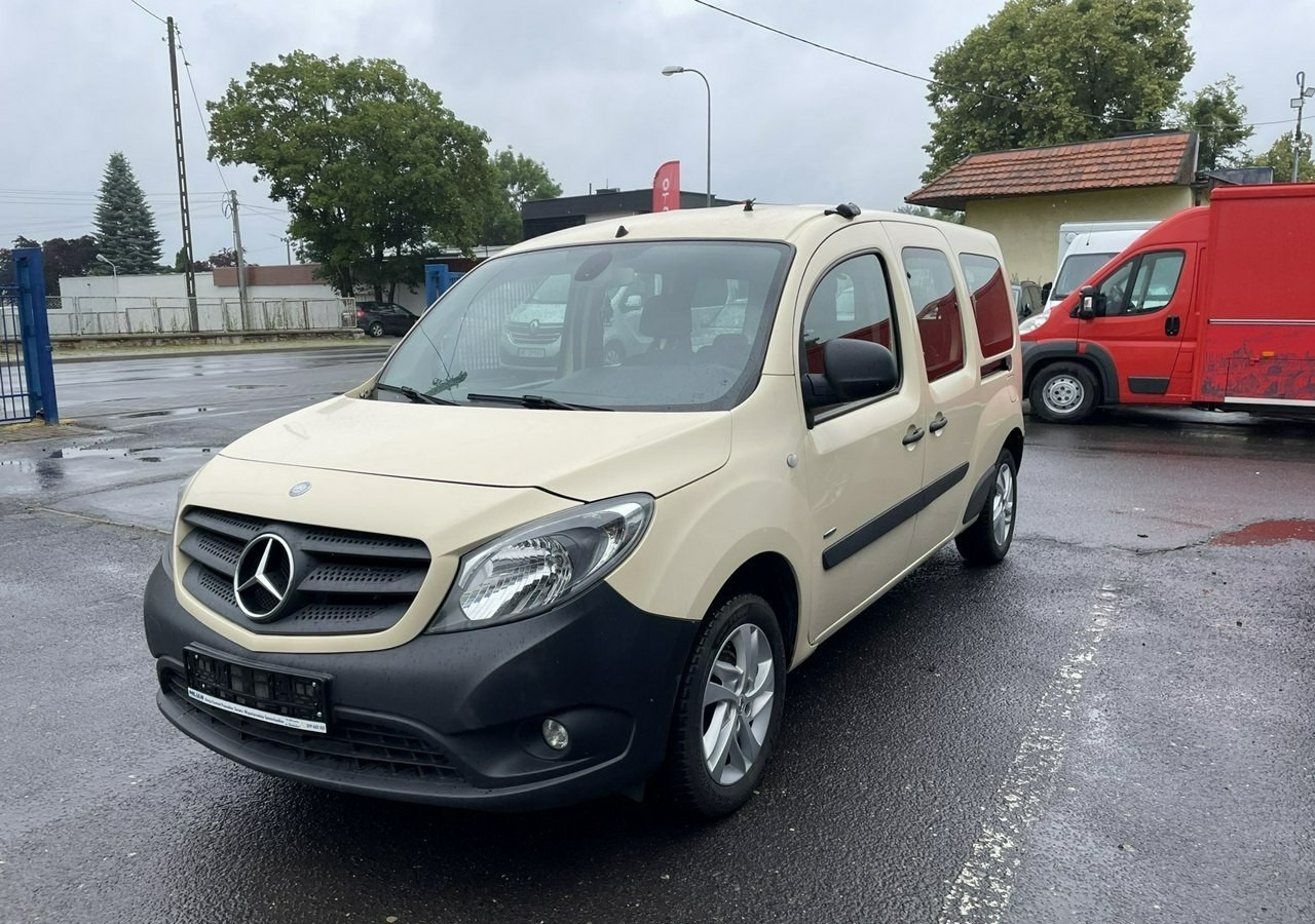 Mercedes-Benz Citan Citan Tourer Mercedes Citan 6-osob przewozu Niepełnosprawnych inwalida - Караван: слика 2 Mercedes-Benz Citan Citan Tourer Mercedes Citan 6-osob przewozu Niepełnosprawnych inwalida - Караван: слика 2
