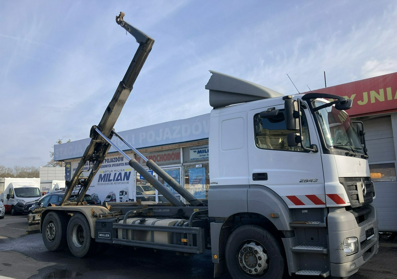 Mercedes-Benz Inny Mercedes-Benz Mercedes Axor 2543 Hakowiec bramowiec MEILLER-KIPPER Model 2009 - Камион со кука за подигање: слика 1 Mercedes-Benz Inny Mercedes-Benz Mercedes Axor 2543 Hakowiec bramowiec MEILLER-KIPPER Model 2009 - Камион со кука за подигање: слика 1