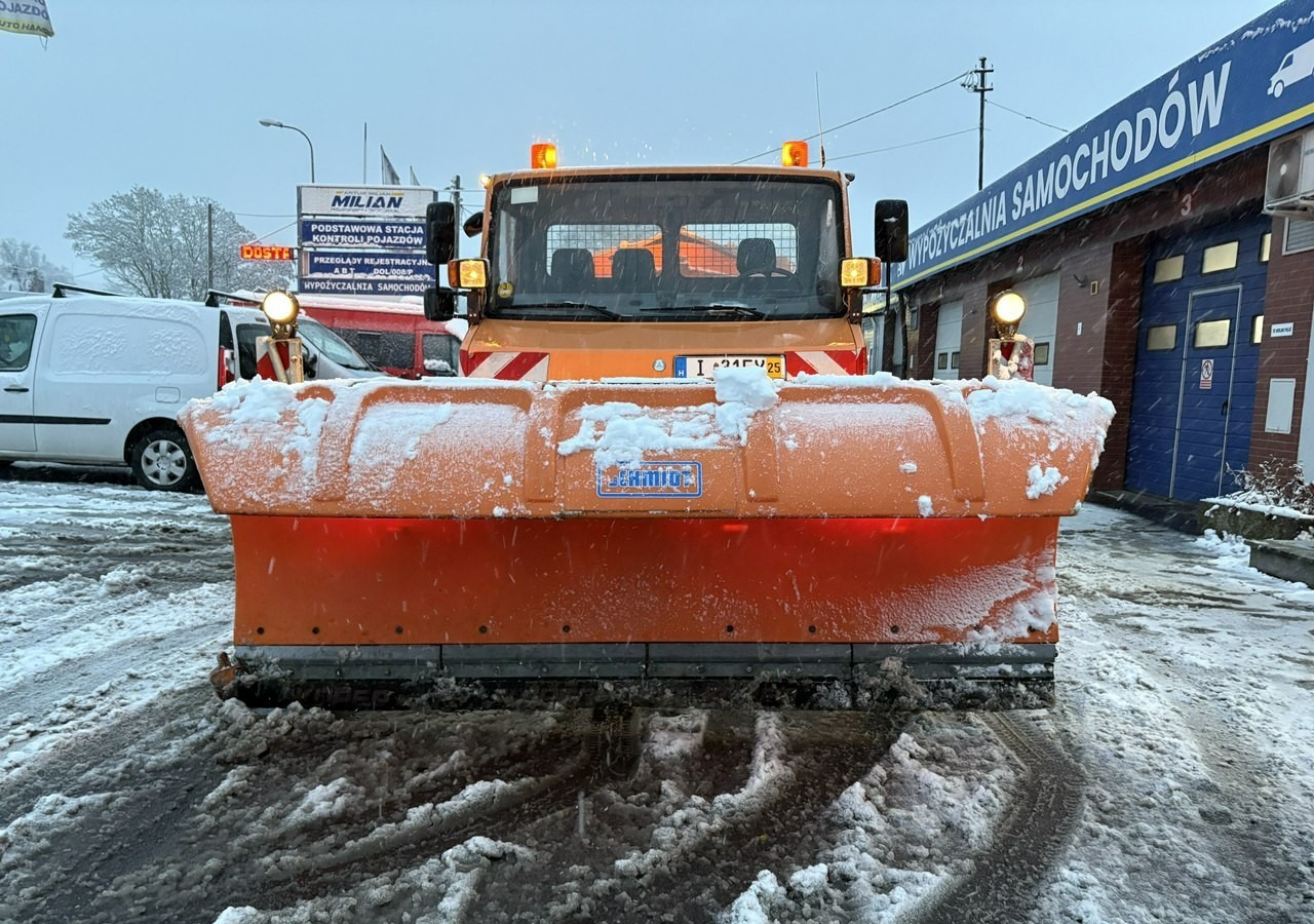Mercedes-Benz Inny Mercedes-Benz Mercedes Vario 815 Wywrotka 4X4 2004 Pług posypywarka odśnieżarka - Машина за чистење снег: слика 3 Mercedes-Benz Inny Mercedes-Benz Mercedes Vario 815 Wywrotka 4X4 2004 Pług posypywarka odśnieżarka - Машина за чистење снег: слика 3