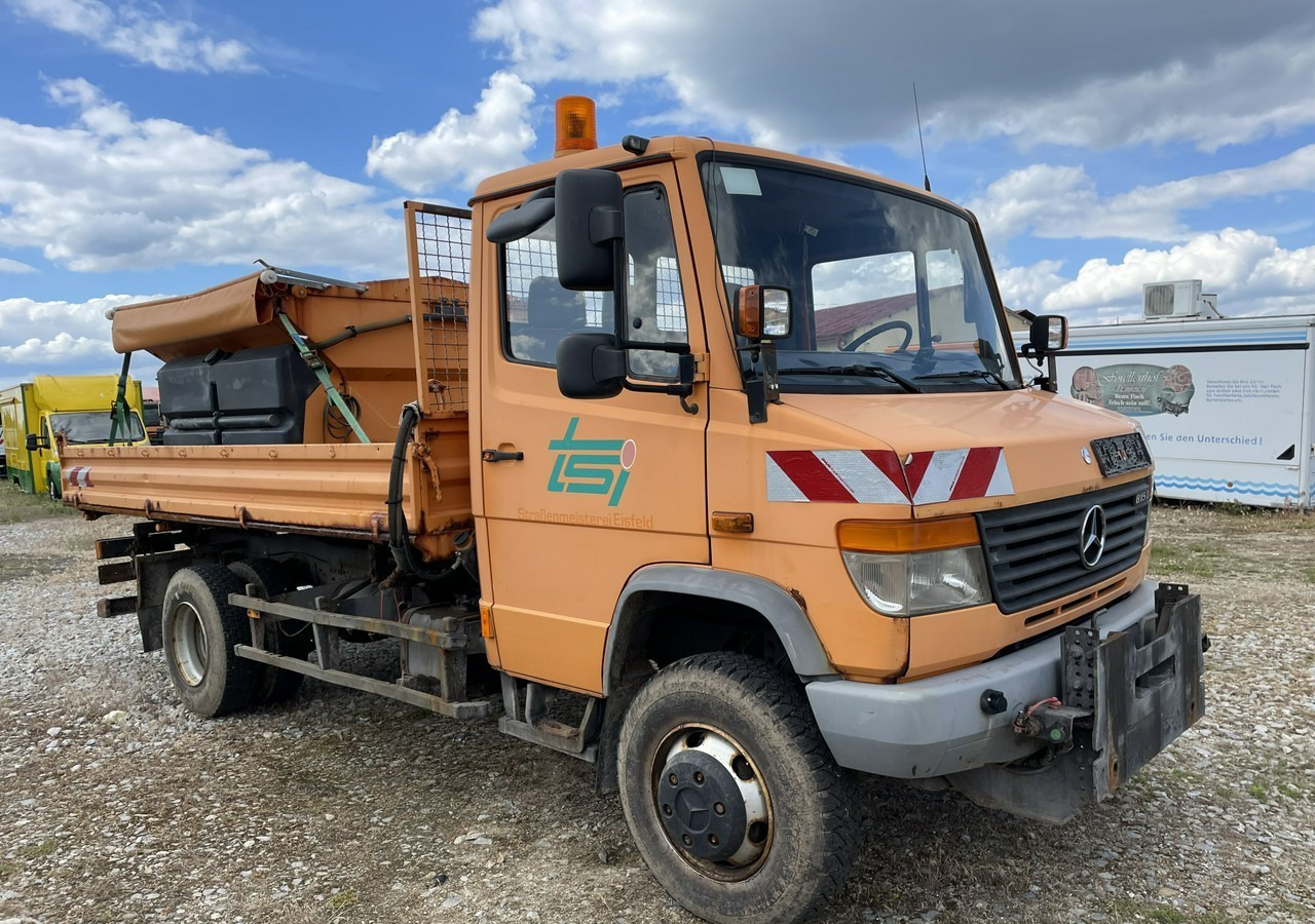 Mercedes-Benz Inny Mercedes-Benz Mercedes Vario 815 Wywrotka 4X4 2004 - Машина за чистење снег: слика 1 Mercedes-Benz Inny Mercedes-Benz Mercedes Vario 815 Wywrotka 4X4 2004 - Машина за чистење снег: слика 1