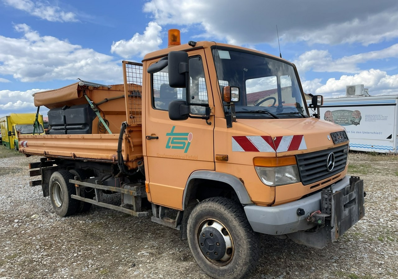 Mercedes-Benz Inny Mercedes-Benz Mercedes Vario 815 Wywrotka 4X4 2004 - Машина за чистење снег: слика 2 Mercedes-Benz Inny Mercedes-Benz Mercedes Vario 815 Wywrotka 4X4 2004 - Машина за чистење снег: слика 2