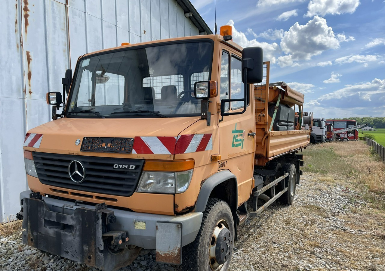 Mercedes-Benz Inny Mercedes-Benz Mercedes Vario 815 Wywrotka 4X4 2004 - Машина за чистење снег: слика 3 Mercedes-Benz Inny Mercedes-Benz Mercedes Vario 815 Wywrotka 4X4 2004 - Машина за чистење снег: слика 3