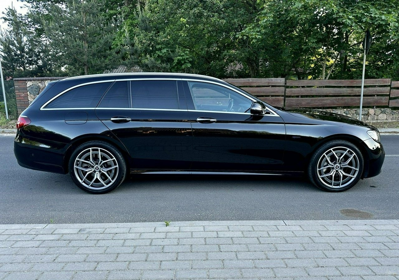 Mercedes-Benz Klasa E E300de 2.0Diesel Hybrid Plug-in zasięg 50km AMG Premium+ Faktura Vat - Автомобил: слика 2 Mercedes-Benz Klasa E E300de 2.0Diesel Hybrid Plug-in zasięg 50km AMG Premium+ Faktura Vat - Автомобил: слика 2