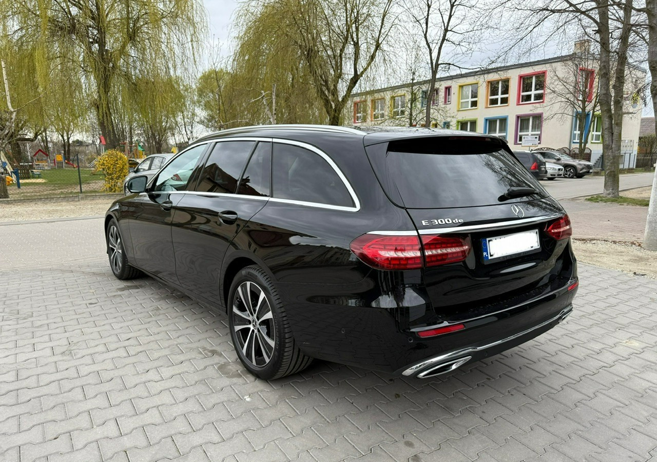 Mercedes-Benz Klasa E E300de EQ-Power Hybrid 50km na prądzie 2.0d 306KM Avantgarde Panoram - Автомобил: слика 3 Mercedes-Benz Klasa E E300de EQ-Power Hybrid 50km na prądzie 2.0d 306KM Avantgarde Panoram - Автомобил: слика 3