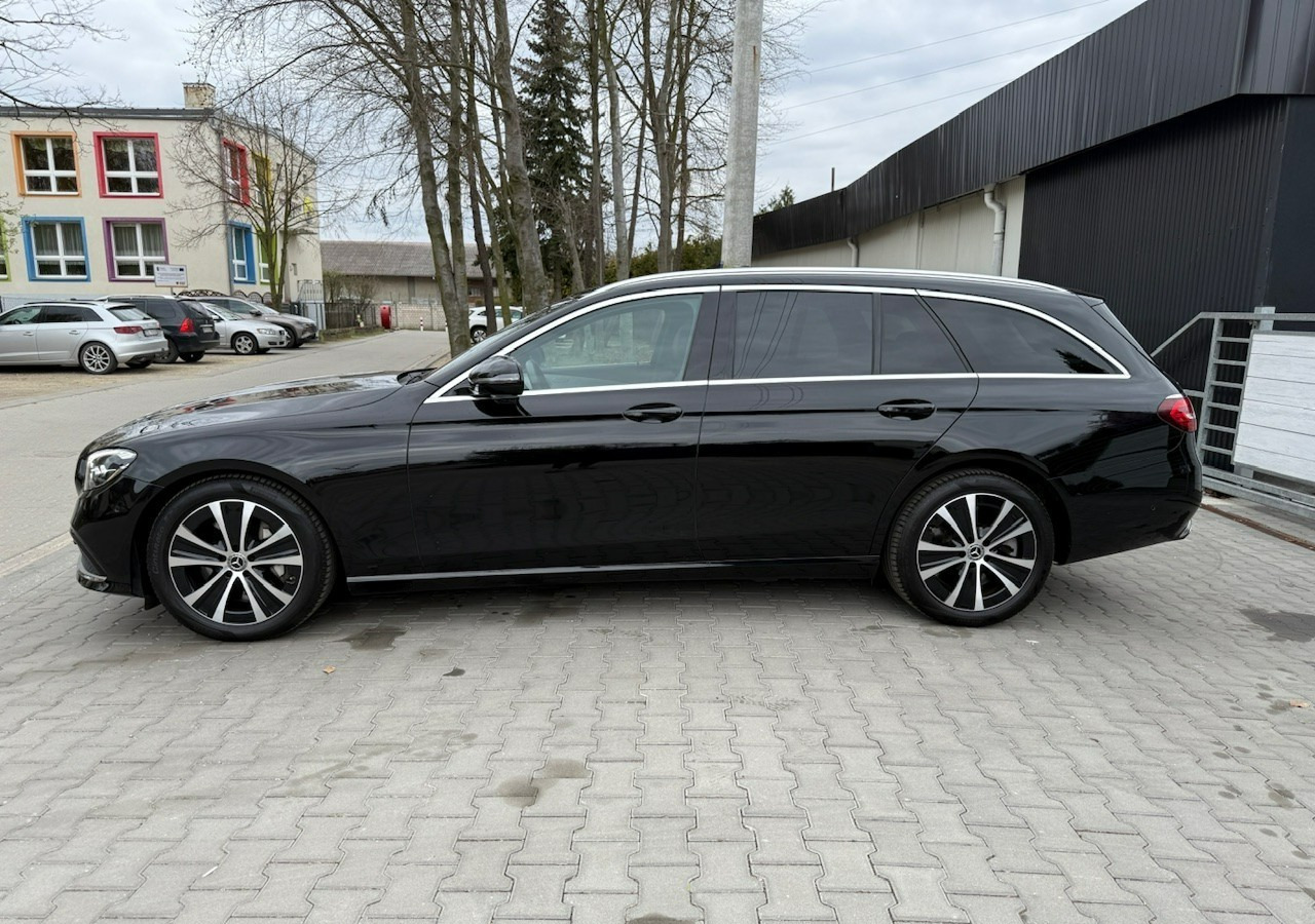 Mercedes-Benz Klasa E E300de EQ-Power Hybrid 50km na prądzie 2.0d 306KM Avantgarde Panoram - Автомобил: слика 2 Mercedes-Benz Klasa E E300de EQ-Power Hybrid 50km na prądzie 2.0d 306KM Avantgarde Panoram - Автомобил: слика 2