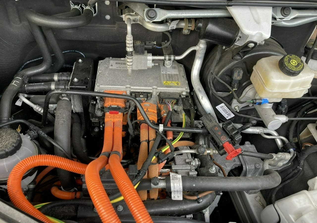 Товарно комбе, Електрично комбе Mercedes-Benz Sprinter Mercedes Sprinter Elektryk Model 2023: слика 6
