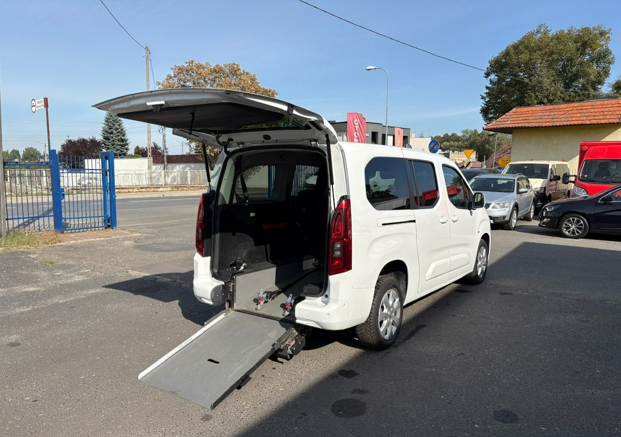 Opel Combo IV Combo Life Opel ComboLife Niepełnosprawnych inwalida rampa Bogate wy - Караван: слика 4 Opel Combo IV Combo Life Opel ComboLife Niepełnosprawnych inwalida rampa Bogate wy - Караван: слика 4