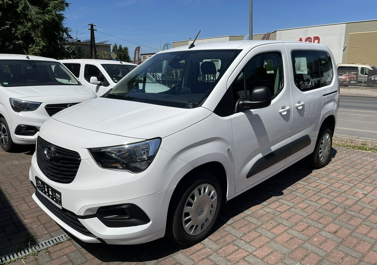 Opel Combo IV Opel Combo Life Niepełnosprawnych inwalida Rampa 32105 km Model 2022 - Автомобил: слика 2 Opel Combo IV Opel Combo Life Niepełnosprawnych inwalida Rampa 32105 km Model 2022 - Автомобил: слика 2