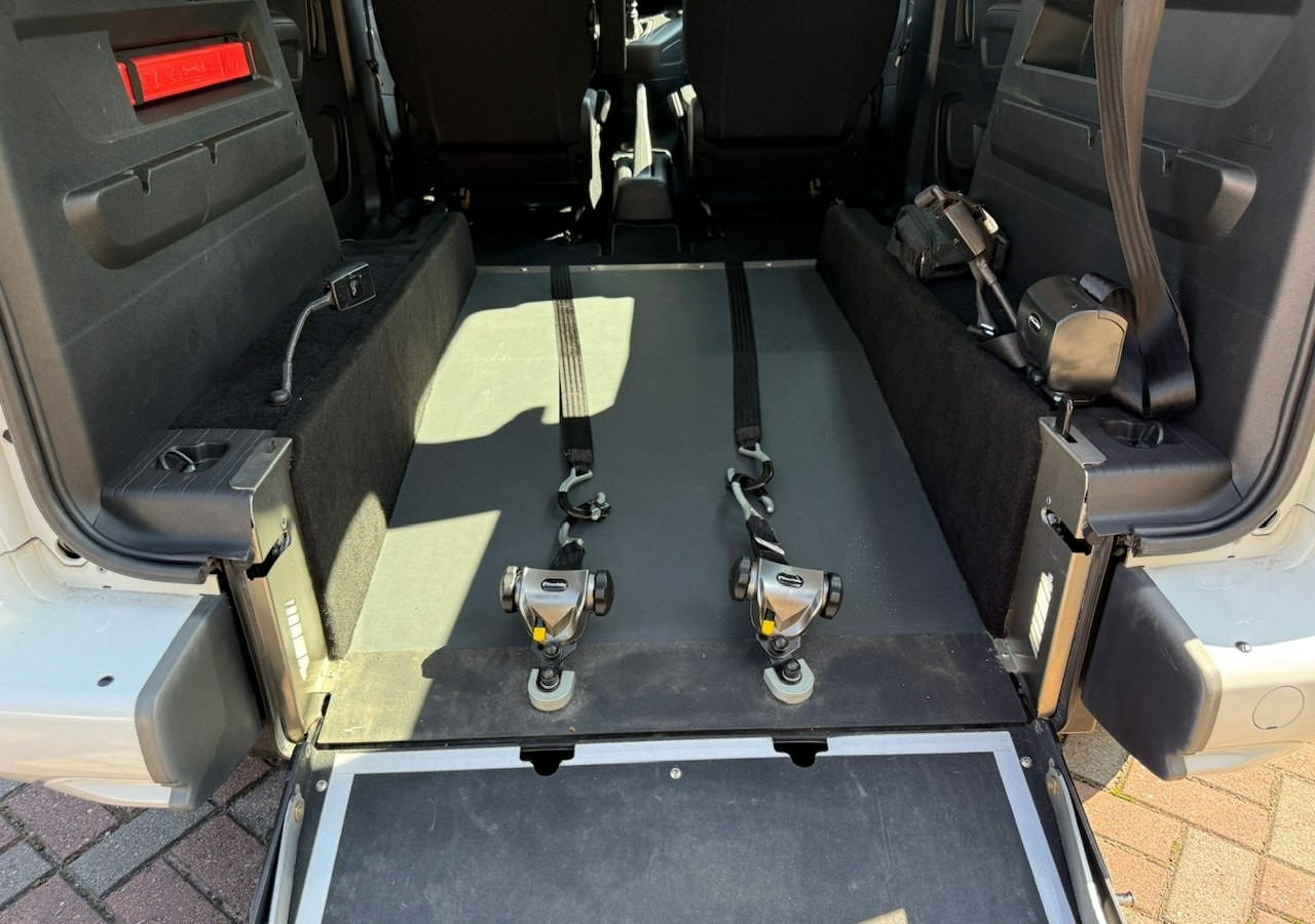 Opel Combo IV Opel Combo Life Niepełnosprawnych inwalida Rampa 32105 km Model 2022 - Автомобил: слика 5 Opel Combo IV Opel Combo Life Niepełnosprawnych inwalida Rampa 32105 km Model 2022 - Автомобил: слика 5
