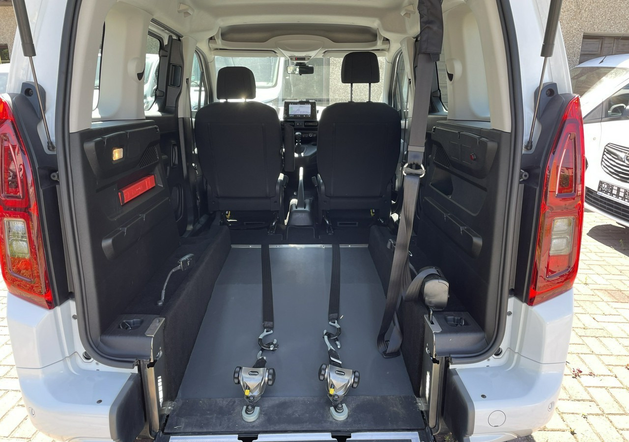 Opel Combo IV Opel Combo Life Niepełnosprawnych inwalida Rampa 32105 km Model 2022 - Автомобил: слика 5 Opel Combo IV Opel Combo Life Niepełnosprawnych inwalida Rampa 32105 km Model 2022 - Автомобил: слика 5