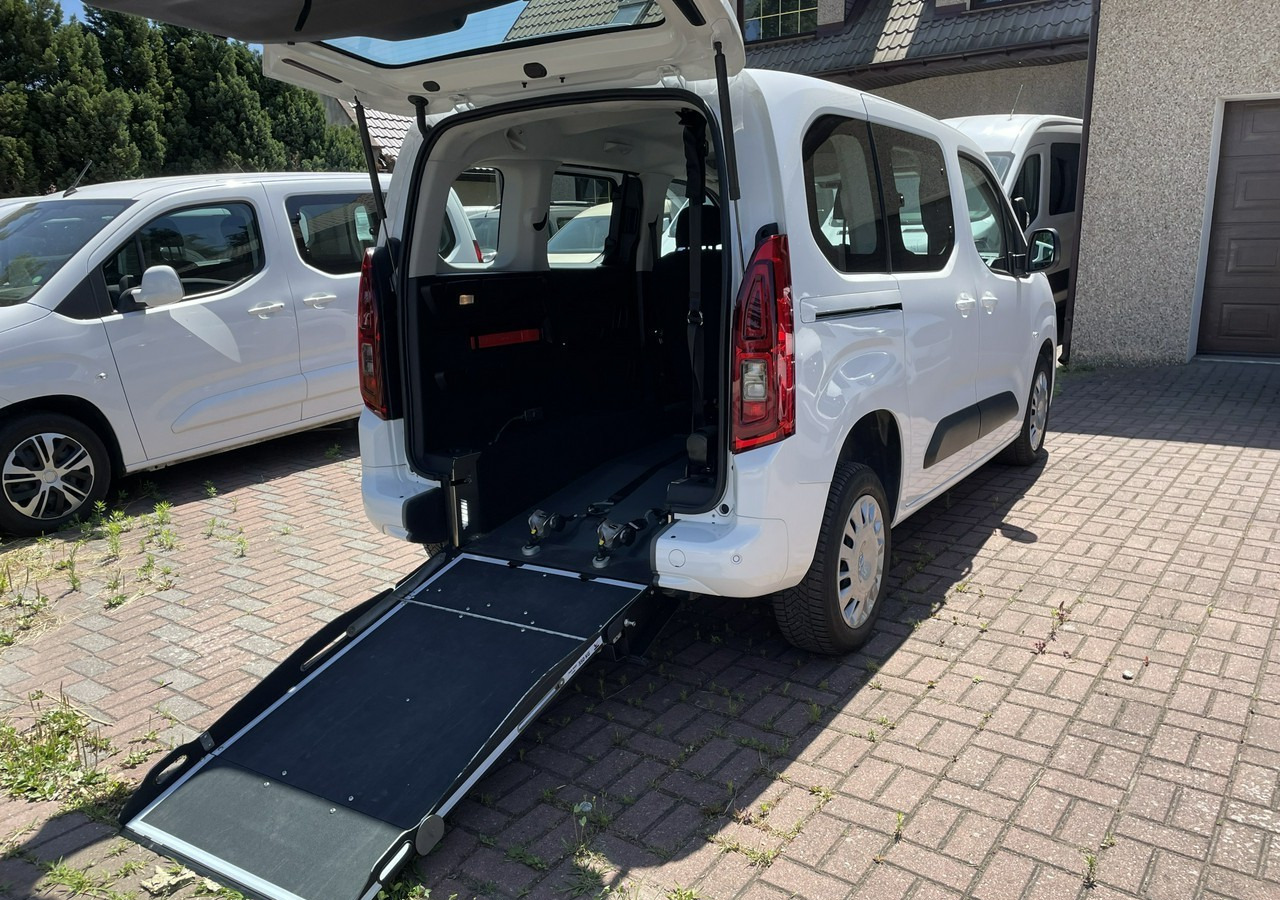 Opel Combo IV Opel Combo Life Niepełnosprawnych inwalida Rampa 32105 km Model 2022 - Автомобил: слика 3 Opel Combo IV Opel Combo Life Niepełnosprawnych inwalida Rampa 32105 km Model 2022 - Автомобил: слика 3